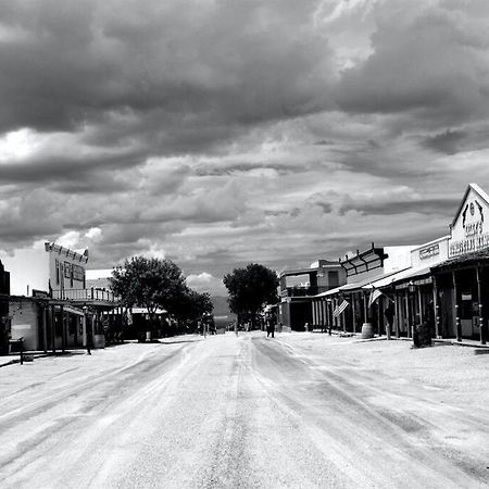 Silver Spur Homestead Luxury Glamping - The Cowboy Tombstone Exterior foto
